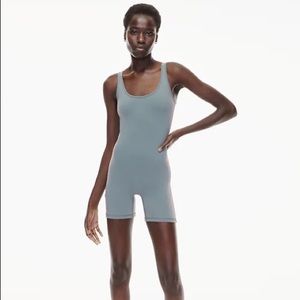 TnAction TNALIFE SHAKE-IT ROMPER XS Shadow Blue NWT